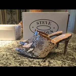 Deuce by Steve Madden New with box